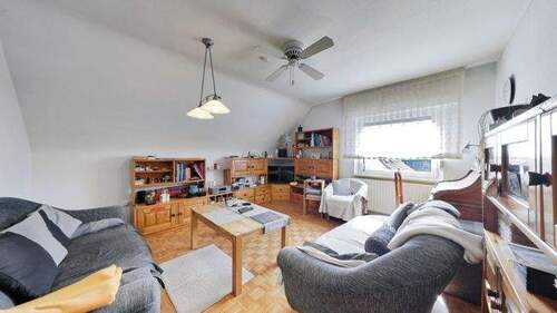 Wohnzimmer - Einfamilienhaus mit 153,00 m&sup2; in Langgöns zum Kaufen