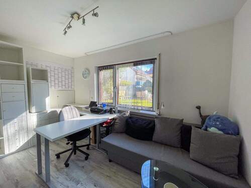 Kinderzimmer/Büro - 