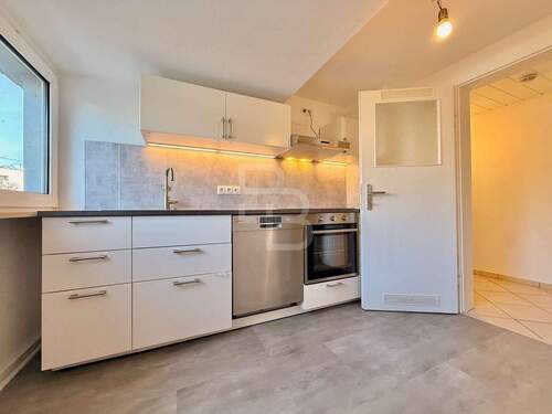 Moderne Einbauküche - Etagenwohnung mit 43,00 m&sup2; in Köln zum Kaufen