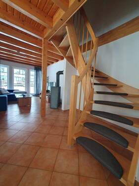 Treppe ins Obergeschoss - 