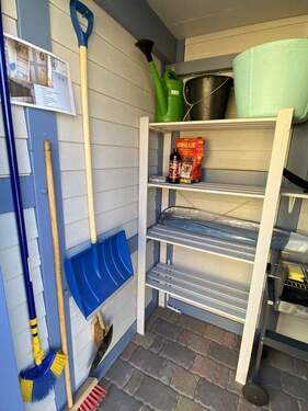 Abstellraum außen am Haus - 