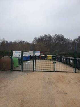 Zentraler Müllsammelplatz - 