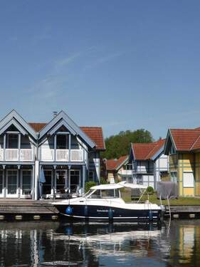 Boot am eigenen Steg - Mehrfamilienhaus, Wohnhaus mit 66,00 m&sup2; in Rheinsberg zum Kaufen