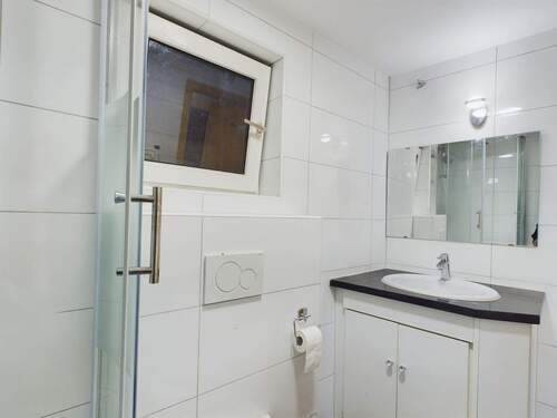 UG: Tageslicht-Badezimmer - 