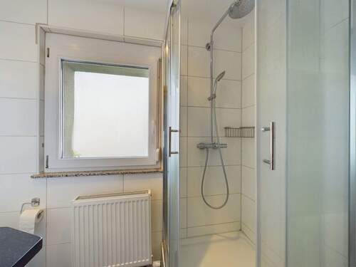 OG: Tageslicht-Badezimmer 2 - 