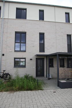 1 Vorderseite.JPG - Hochwertiges Reihenmittelhaus Mannheim (Käfertal-Franklin)