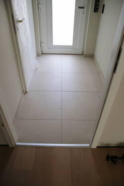 2 Eingang_EG 2.jpg - 6 Zimmer Reihenmittelhaus in Mannheim