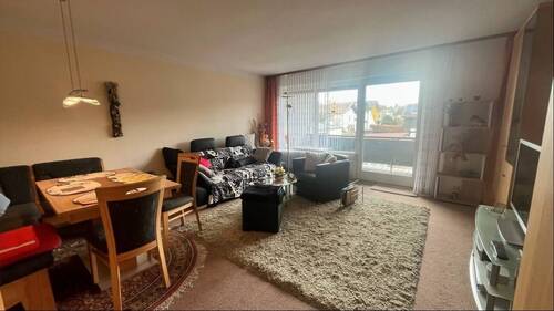 Wohnzimmer - 2 Zimmer Etagenwohnung in Prien