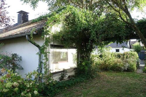 Nordwestansicht - 6 Zimmer Einfamilienhaus in Idstein