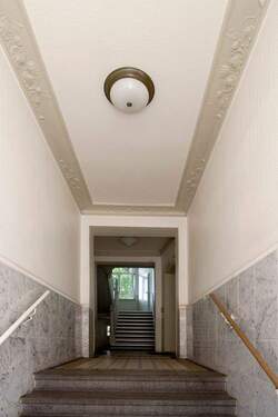 Hauseingangsbereich_klein.jpg - 3 Zimmer Etagenwohnung in Leipzig