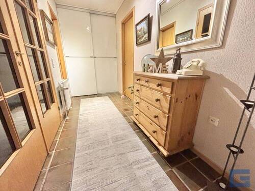 Flur - 4 Zimmer Mehrfamilienhaus, Wohnhaus in Heikendorf