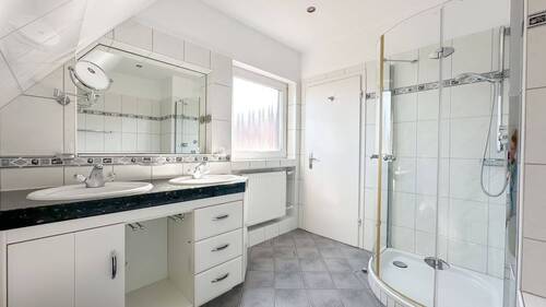 Badezimmer Ansicht 1 - 