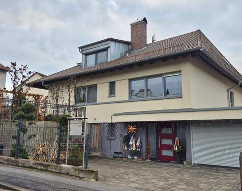 Hausansicht - 7 Zimmer Einfamilienhaus in Burgthann