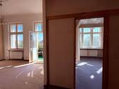 Balkonzimmer/Wohnzimmer mit rückbaubarer Zwischenwand - 3 Zimmer Etagenwohnung in Berlin