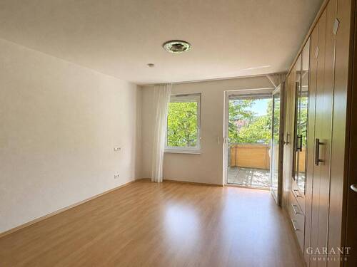 Schlafzimmer (KI-Optimiert) - 2 Zimmer Etagenwohnung zur Miete in Ludwigsburg
