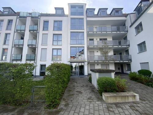 Hauseingang Nr. 44 - Etagenwohnung mit 68,00 m² in Nürnberg zum Kaufen