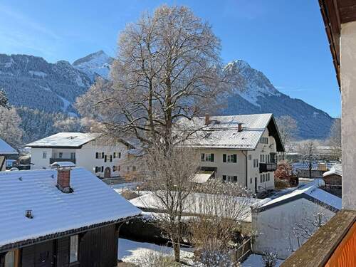 Blick vom Balkon auf das Wettersteingebirge mit Alpspitze - 