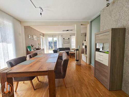 Wohnzimmer mit Essbereich - 