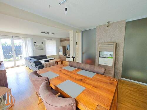 Wohnzimmer mit Essbereich - 