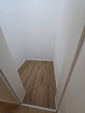 Abstellkammer - 
