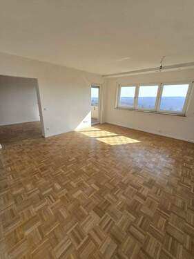 Wohnzimmer - 4 Zimmer Etagenwohnung zum Kaufen in Blaustein