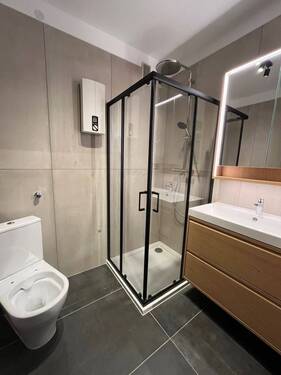 IMG_2254.jpeg - Hochwertig sanierte 3-Zimmer Wohnung - Balkon, EBK & Stellplatz - Provisionsfreii