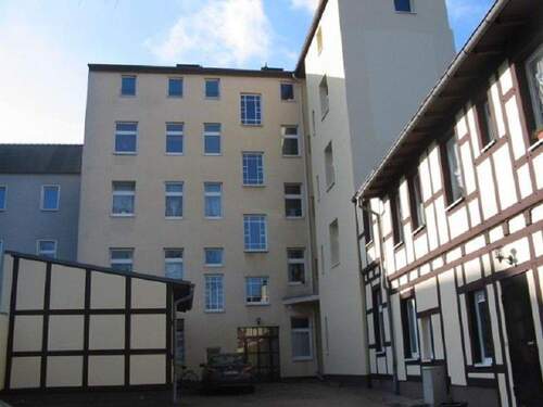 Gebäude von hinten - 3 Zimmer Etagenwohnung zur Miete in Eberswalde