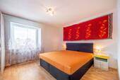 Schlafzimmer - 2 Zimmer Etagenwohnung zum Kaufen in München - Berg am Laim