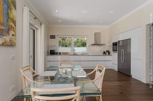 Küchenzone (23,71m²) mit Platz für einen Esstisch ... - 