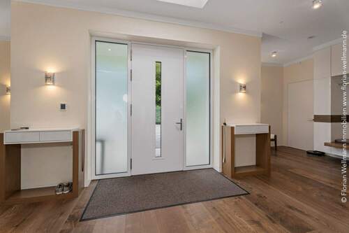 Geräumige Eingangsdiele (29,19m²) mit ... - Bungalow mit 286,60 m² in Bremen zum Kaufen