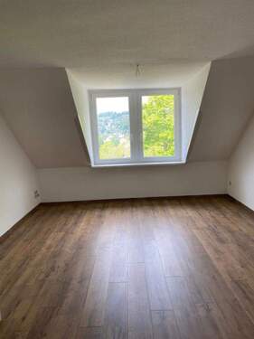 Wohnzimmer_neu - 4 Zimmer Etagenwohnung zur Miete in Annaberg-Buchholz