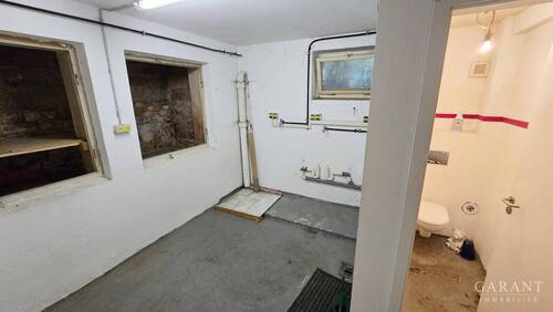 EG - Mehrfamilienhaus, Wohnhaus mit 198,00 m&sup2; in Stuttgart zum Kaufen