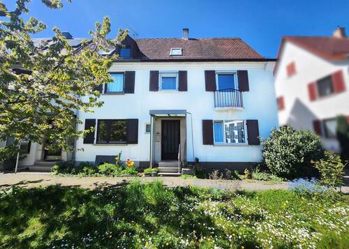 Hausansicht - Attraktiv gelegenes Einfamilienhaus aus den 1920er-Jahren