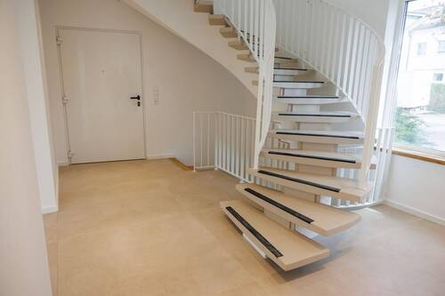 Flur/ Treppe - 