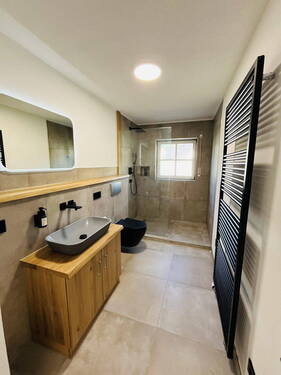 Bild 1 - Frisch sanierte 3- Zimmer Wohnung mit Balkon und TG-Stellplatz