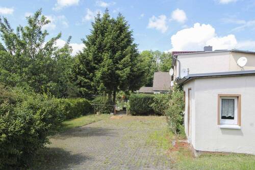 Rückseite Auffahrt - 3 Zimmer Doppelhaushälfte in Bergen auf Rügen