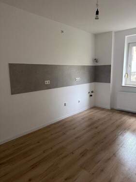 Bild 1 - Erstbezug nach Sanierung - stilvolle 2,5 -Zimmer-Wohnung