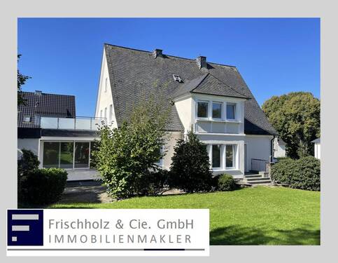 Titelbild - Hochwertig sanierte 4-Zimmer Wohnung mit Dachterrasse in bester Lage in Olpe zu vermieten!