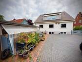 Parkfläche für bis zu 6 Pkws - Mehrfamilienhaus, Wohnhaus mit 350,00 m&sup2; in Kellenhusen zum Kaufen