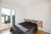 Schlafzimmer mit Balkonzugang - 