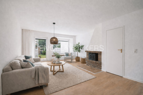 Helles Wohnzimmer mit gemütlichem Flair - 