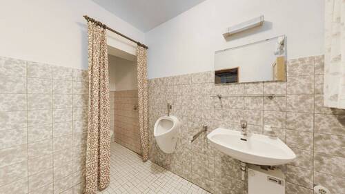 WC EG Stallgebäude - 