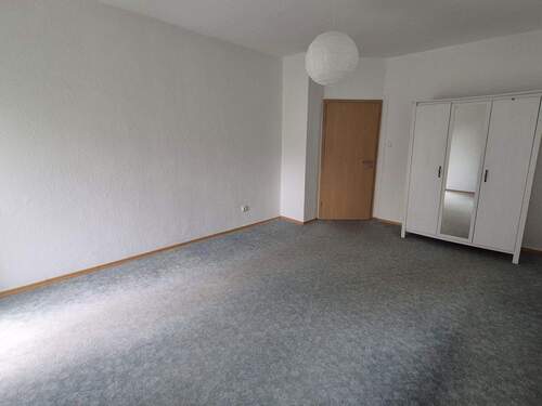 Schlafzimmer - Etagenwohnung mit 64,00 m² in München zur Miete
