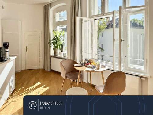 Offene Wohnküche - ?? Altbau-Traum fußläufig zur Schloßstraße - Lichtdurchflutet & frisch sanierte 3 Zi Altbau Wohnung