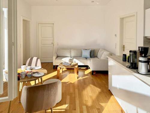 Offene Wohnküche - 3 Zimmer Etagenwohnung in Berlin