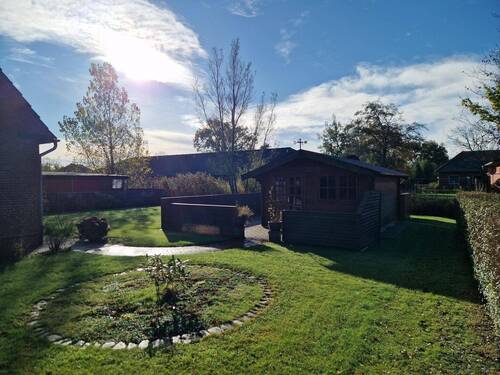 Blick in den pflegeleicht angelegten Garten - 5 Zimmer Einfamilienhaus in Witzwort