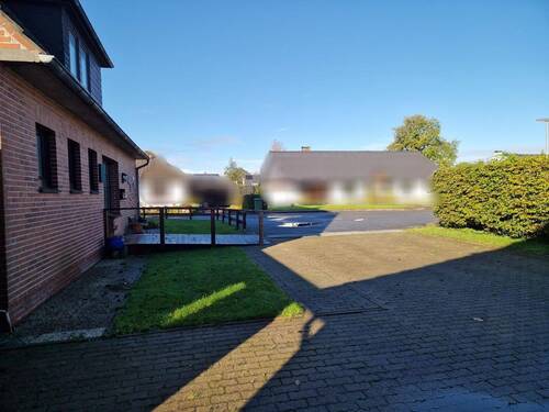 Blick von der Auffahrt auf die Sackgassenlage - 