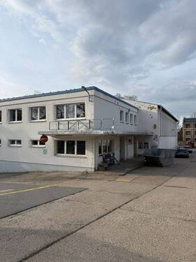 Verwaltungsgebäude - 