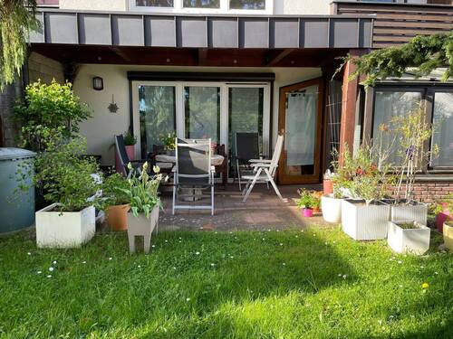 Wohnung 2: Terrasse und Garten - 