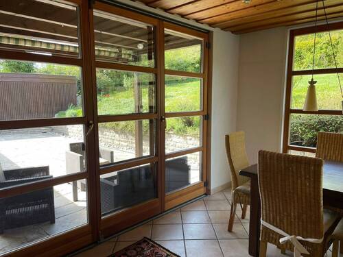 Wohnung 3: Essbereich mit Zugang zur Terrasse nach Westen - 